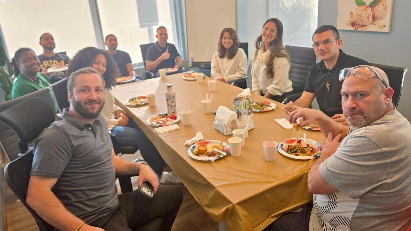 Création Visuel pour le post :The Highlight of Our Thanksgiving Lunch