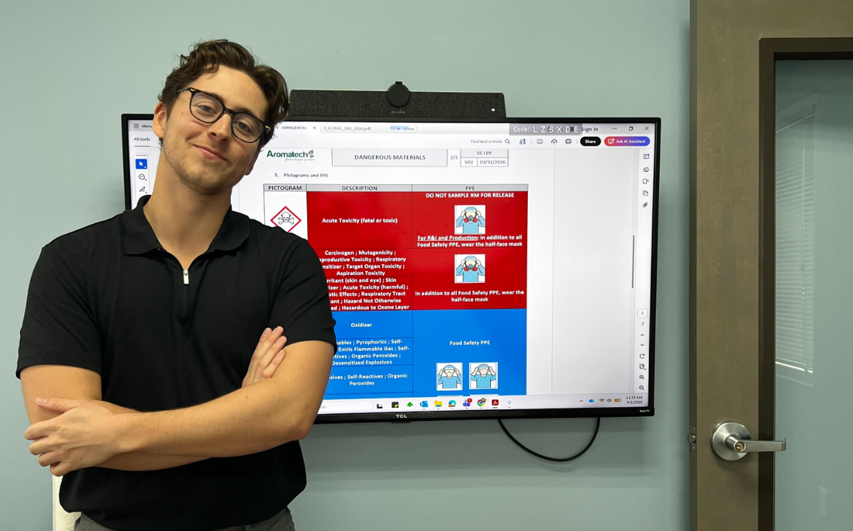 Création Visuel pour le post :Capacitación en Seguridad y Comunicación de Peligros de OSHA en Fabricación de Alimentos