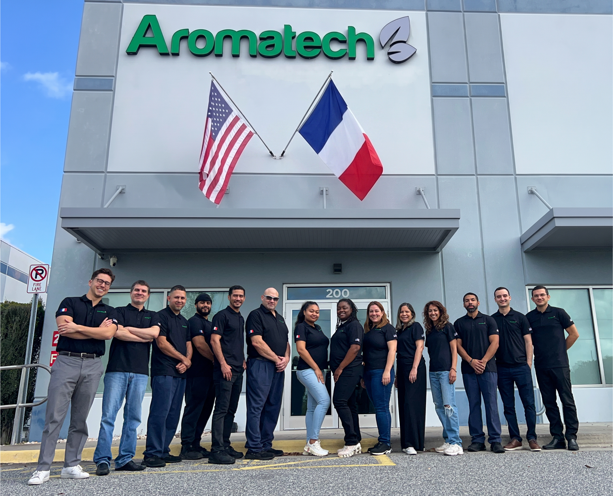 Création Visuel pour le post :Aromatech Corporate Apparel Sustainability Partner Gildan