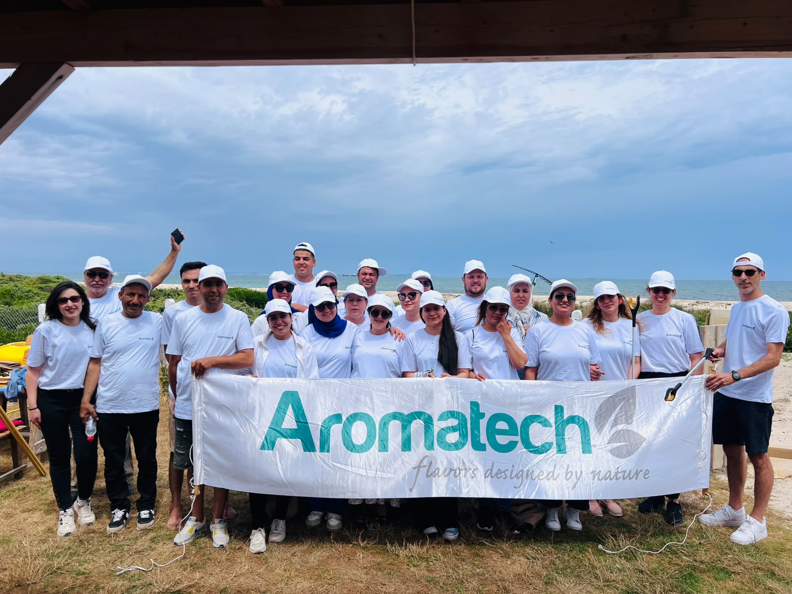 Création Visuel pour le post :Aromatech Tunisie célèbre la Journée Mondiale des Océans par une action de nettoyage du littoral : Le 8 Juin