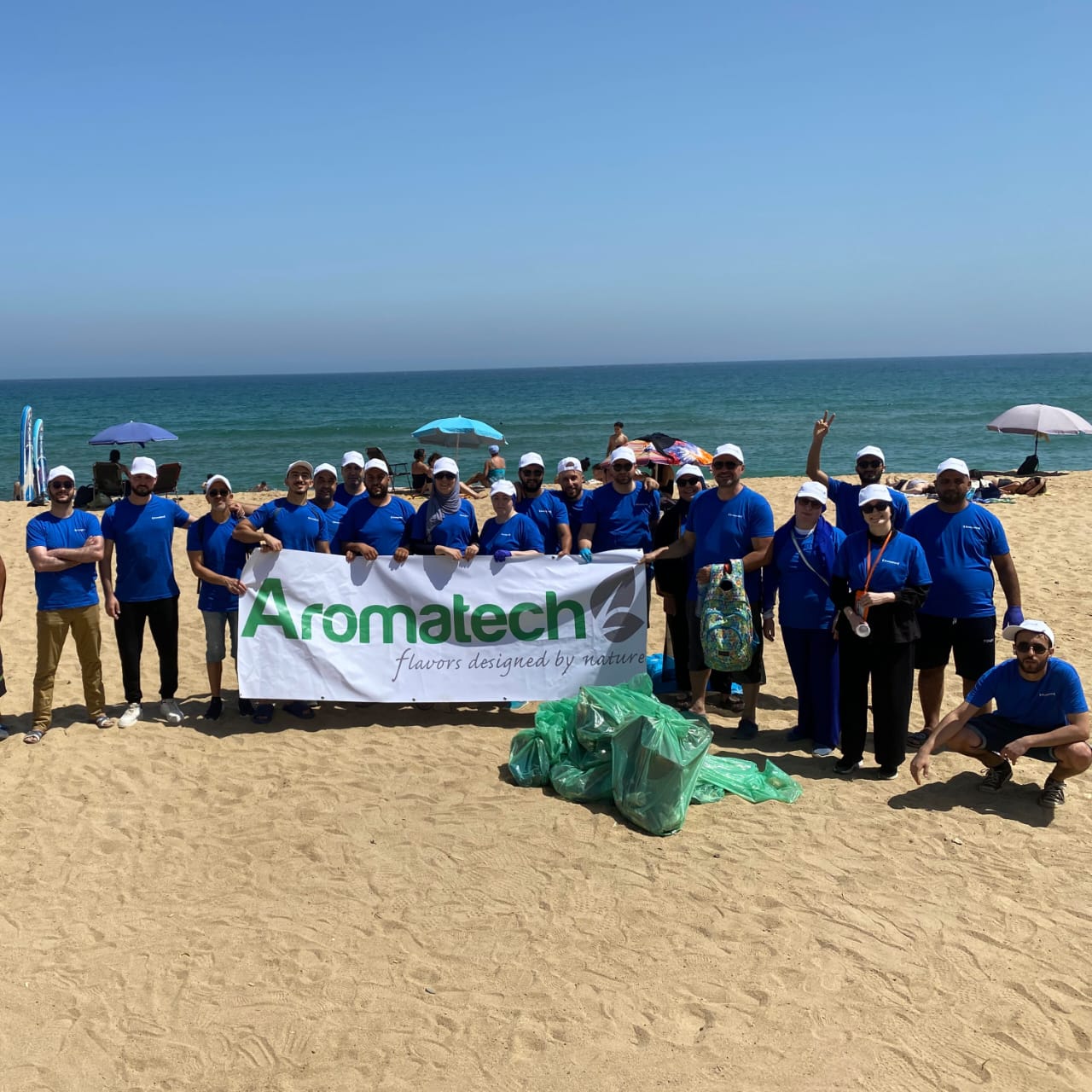 Création Visuel pour le post :Aromatech Algérie célèbre la Journée Mondiale des Océans par une action de nettoyage du littoral